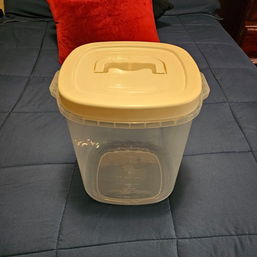 Large Airtight Food Storage Bin Dry Food Flour Rice Bean Container And Lid 20lbs